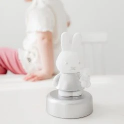 Bambolino Toys Nijntje 3D Zilver Nachtlampje 33197 -BabyWereldNederland 33197 9 mf rd bt night light silver ambiance 02 3