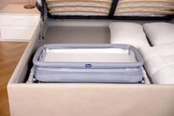 Chicco Next2me Pop-Up Grey Mist Wieg Aan Bed 07079299720000 -BabyWereldNederland Foto Chicco 2