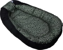 MamaLoes Panther Army Green Omkeerbaar Babynest ML3038 -BabyWereldNederland MamaLoes Panther Army Green Omkeerbaar Babynest ML3038 02
