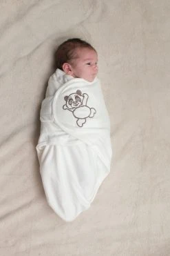 Bo Jungle Baby Wrap White Large Wikkeldeken B170410 -BabyWereldNederland bo jungle baby wrap white large wikkeldeken b170410 1