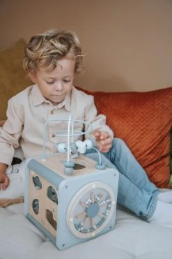 Label Label Nougat Houten Activiteitenkubus LLWT-37131 -BabyWereldNederland label label blauw houten activiteitenkubus llwt 34307 5 1