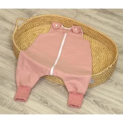 MamaLoes Amy Pure Roze 6-12 Mnd Onesie Slaapzak 85373 -BabyWereldNederland mamaloes amy pure roze onesie slaapzak 2 1