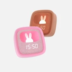 MOB Billy Marshmallow Klok En Nachtlampje BILLY-MARSH-01 -BabyWereldNederland mob billy chocolate klok en nachtlampje billy sfeer