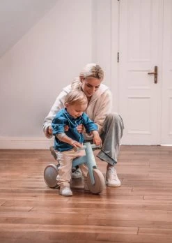 Momi Tedi Light Blue Mini Bike Loopfiets ROBI00037 19 Momi Tedi Light Blue Mini Bike Loopfiets ROBI00037 -BabyWereldNederland momi tedi light blue mini bike loopfiets robi00037 9