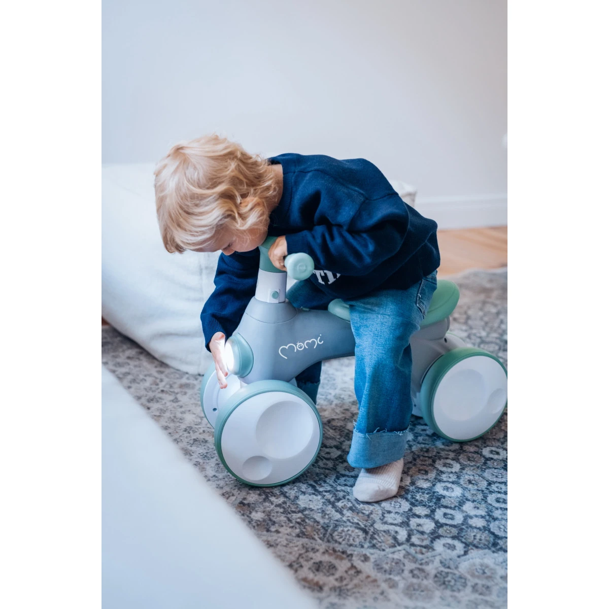 Momi Tobis Grey Ride-On Bubbles Loopfiets ROBI00043 13 Momi Tobis Grey Ride-On Bubbles Loopfiets ROBI00043 - Afbeelding 13