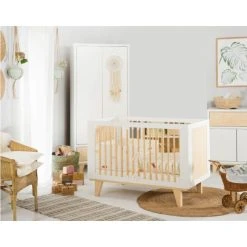 Babykamer Nieke: Ledikant, Commode & 2-Deurskast