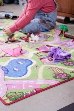 Rebel Roads Fairground Life 95x200 Cm Speelmat RSWTWGA26095200T01 8 Rebel Roads Fairground Life 95x200 Cm Speelmat RSWTWGA26095200T01 -BabyWereldNederland rebel roads fairground life 95x200 cm speelmat rswtwga26095200t01 3