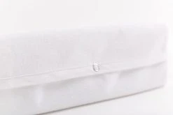 Doomoo Rest Easy Klein Hellend Vlak Kussen 30 Cm 40 040 008 -BabyWereldNederland rest easy small detail fabric