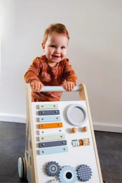 Tryco Houten Activiteiten Loopwagen TR-303012 15 Tryco Houten Activiteiten Loopwagen TR-303012 -BabyWereldNederland tryco houten activiteiten loopwagen03