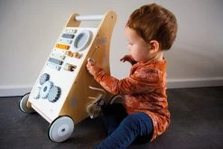 Tryco Houten Activiteiten Loopwagen TR-303012 18 Tryco Houten Activiteiten Loopwagen TR-303012 -BabyWereldNederland tryco houten activiteiten loopwagen06